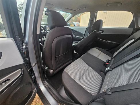 Used 2021 Hyundai Kona SE w/ Cargo Package image 10