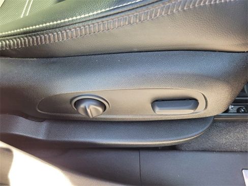 Used 2022 GMC Terrain Denali image 16