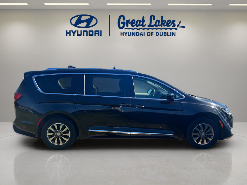 Used 2020 Chrysler Pacifica Touring-L Plus FWD image 6