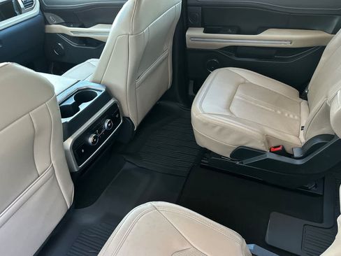 Certified 2024 Ford Expedition Limited AWD/4WD image 4