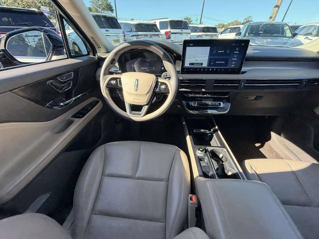 Used 2023 Lincoln Corsair AWD w/ Equipment Group 101A image 15