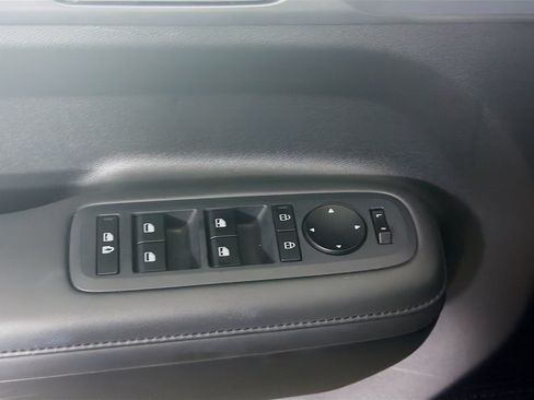 Used 2025 Hyundai Santa Fe SEL FWD image 15