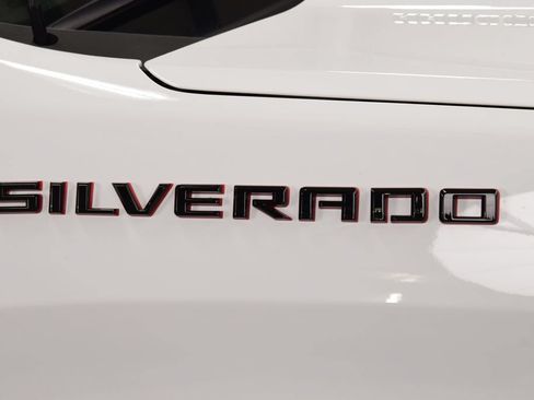 Used 2023 Chevrolet Silverado 1500 RST w/ Redline Edition AWD/4WD image 18