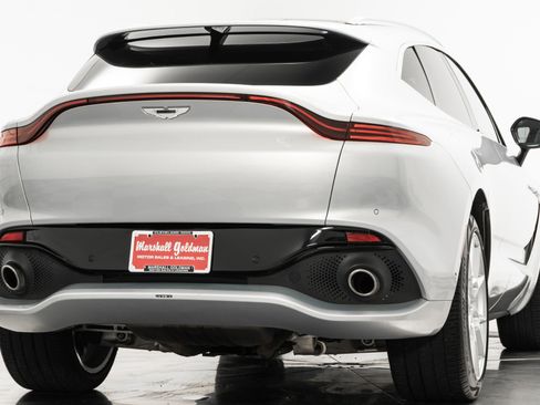 Used 2022 Aston Martin DBX image 9