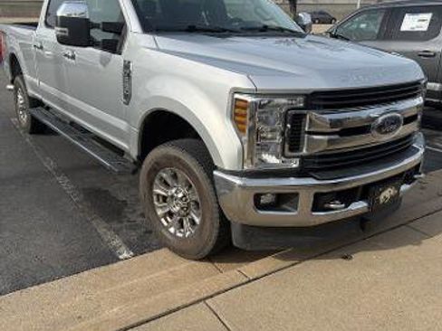 Certified 2019 Ford F250 XLT w/ XLT Premium Package image 2