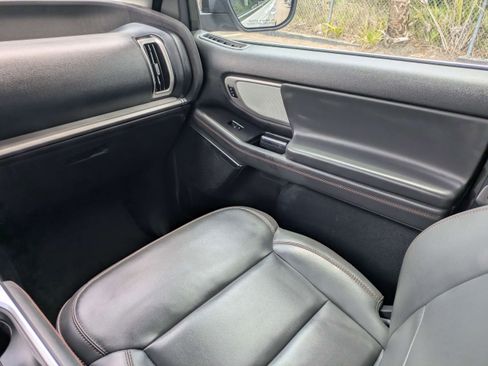 Used 2025 Ford Expedition Max Active AWD/4WD image 16