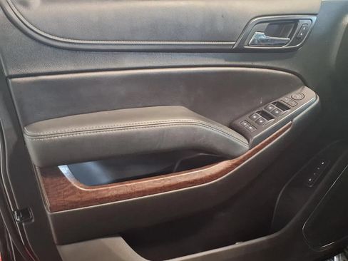 Used 2019 GMC Yukon SLT AWD/4WD image 17