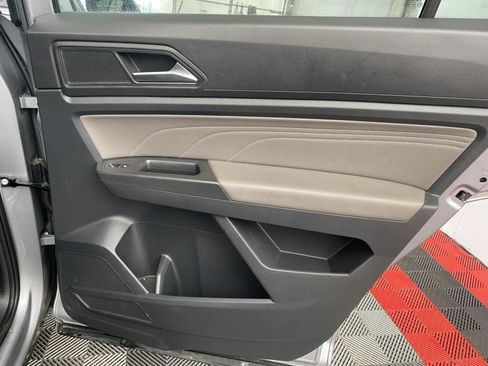 Used 2022 Volkswagen Atlas Cross Sport SEL R-Line image 10