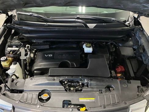 Certified 2018 Nissan Pathfinder SV image 33