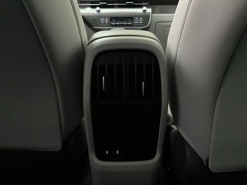 Used 2025 Hyundai Kona SEL image 13