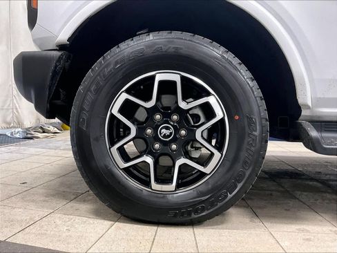 Used 2025 Ford Bronco Outer Banks image 7