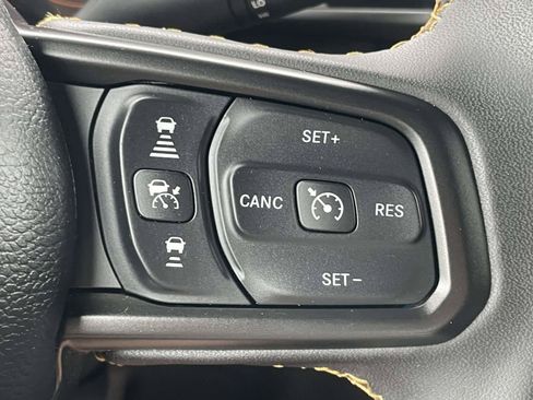 Used 2024 Jeep Wrangler Unlimited Sport AWD/4WD image 15