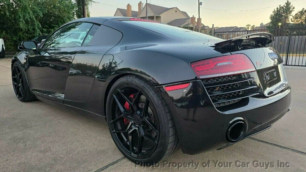 Used 2015 Audi R8 V8 w/ Extended Leather Package AWD/4WD image 21