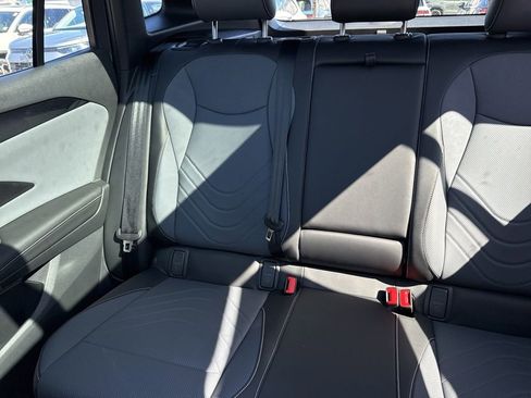 New 2026 Volkswagen Tiguan SE R-Line AWD/4WD image 13