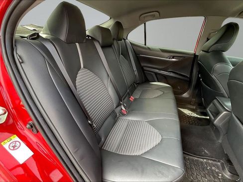 Used 2019 Toyota Camry SE image 26