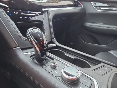 Used 2020 Cadillac XT6 Premium Luxury AWD/4WD image 18