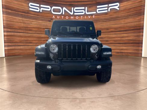 Used 2022 Jeep Gladiator Willys image 8