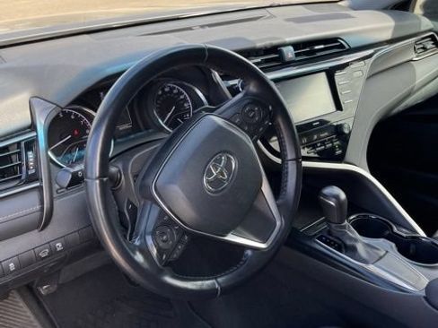 Used 2020 Toyota Camry SE w/ Carpet Mat Package FWD image 6