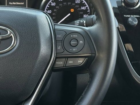 Used 2020 Toyota Camry SE image 16