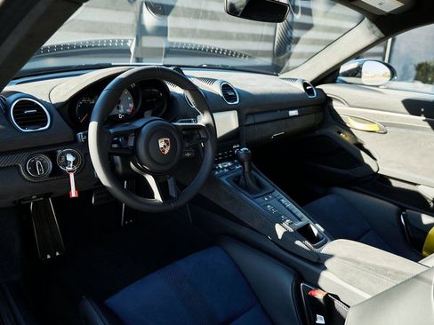 Used 2025 Porsche 718 Cayman GT4 RS w/ Weissach Package image 2