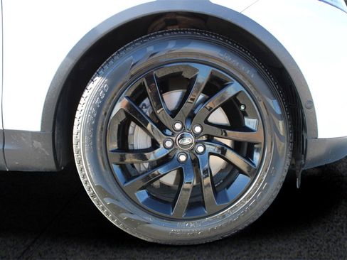 Used 2020 Land Rover Discovery HSE image 27