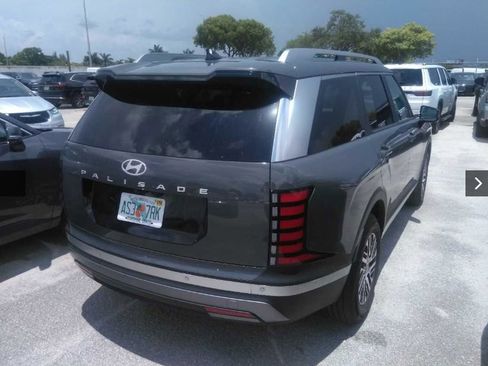 Used 2026 Hyundai Palisade SEL FWD image 3
