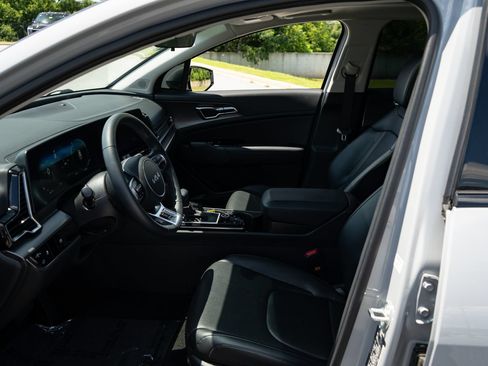 Used 2025 Kia Sportage SX FWD image 14