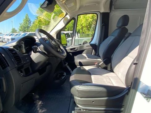 Used 2025 RAM ProMaster 2500 w/ Convenience Group FWD image 10