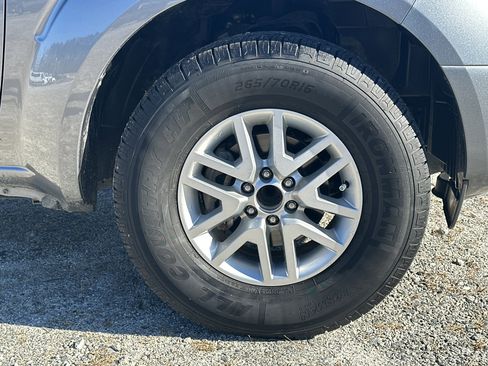 Used 2021 Nissan Frontier SV image 12