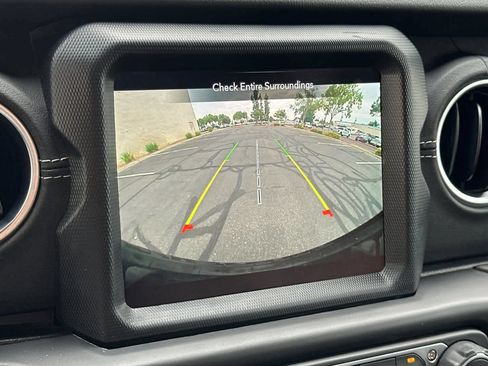 Used 2023 Jeep Wrangler Unlimited Sahara w/ Cold Weather Group AWD/4WD image 21