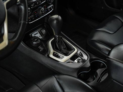 Used 2016 Jeep Cherokee Limited w/ Trailer Tow Group image 20