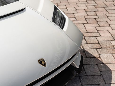 Used 2022 Lamborghini Aventador Countach image 40