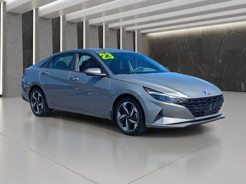 Used 2023 Hyundai Elantra SEL w/ Convenience Package image 8