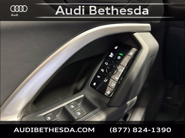 Used 2025 Audi Q5 Premium Plus w/ Premium Plus AWD/4WD image 16