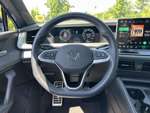 Used 2026 Volkswagen Tiguan SE R-Line AWD/4WD image 14