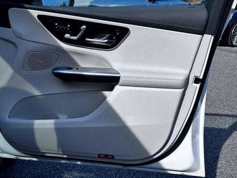 Certified 2025 Mercedes-Benz GLC 300 4MATIC image 35