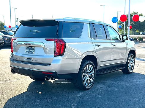 Used 2024 GMC Yukon Denali RWD image 8
