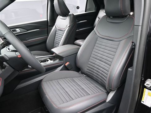 New 2026 Ford Explorer ST-Line w/ ST-Line Street Pack image 25