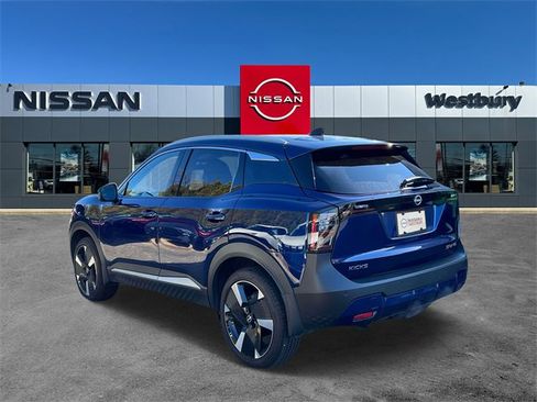 Used 2025 Nissan Kicks SR w/ SR Premium Package image 8