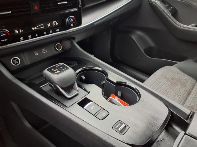 Used 2023 Nissan Rogue SV FWD image 19