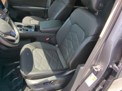 Used 2024 Volkswagen Atlas SE FWD image 21