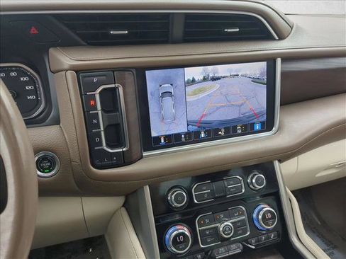 Used 2021 GMC Yukon Denali w/ Denali Premium Package image 14