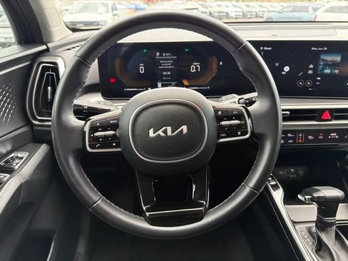 Certified 2024 Kia Sorento S AWD/4WD image 24