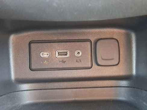 Certified 2024 Chevrolet Equinox LT w/ LPO, Floor Liner Package image 25