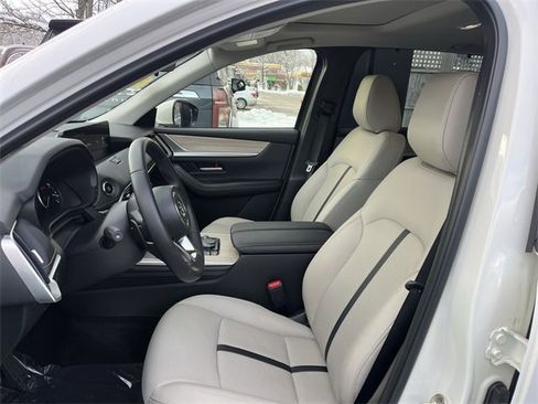 Certified 2025 MAZDA CX-90 3.3 Turbo w/ Preferred Package image 11