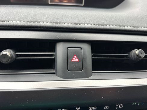 Certified 2022 Lexus UX 250h w/ Accessory Package (Z1) image 36