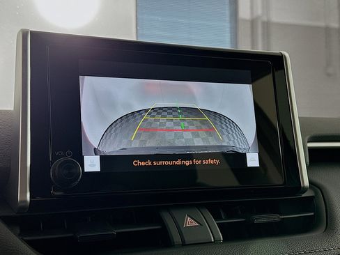 Used 2025 Toyota RAV4 XLE w/ Convenience Package image 23