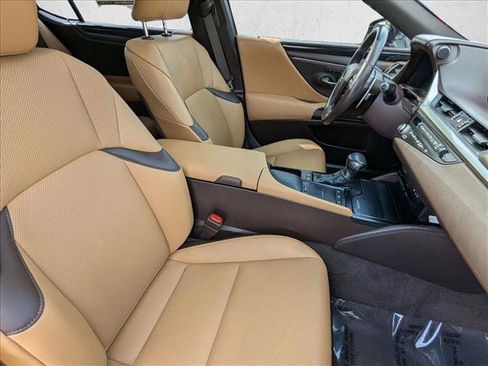 Used 2021 Lexus ES 300h w/ Premium Package image 22