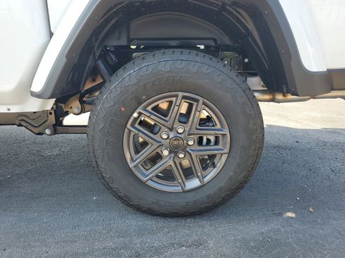 New 2025 Jeep Gladiator Sport image 9