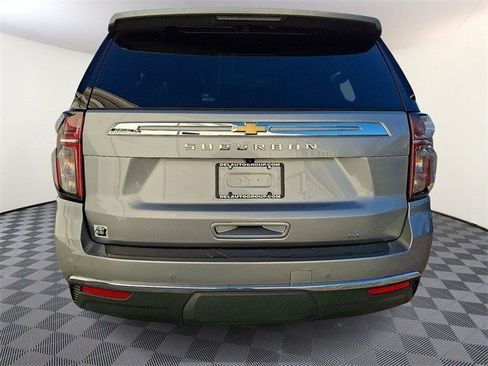 Certified 2024 Chevrolet Suburban LT image 5